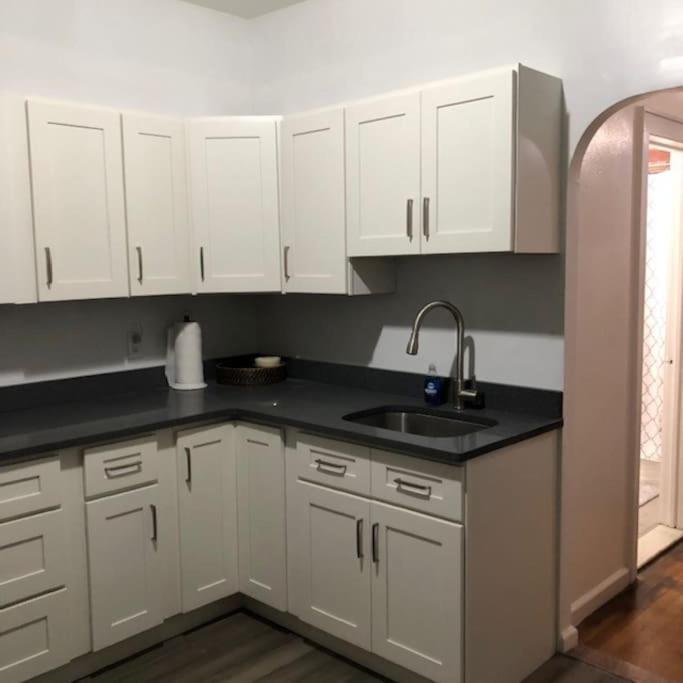 Private In Townhouse W Shared Baths Qn Bed 1-3ppl Appartamento *