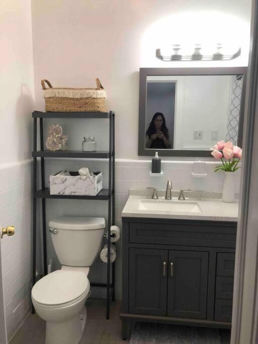 Private In Townhouse W Shared Baths Qn Bed 1-3ppl Appartamento New York